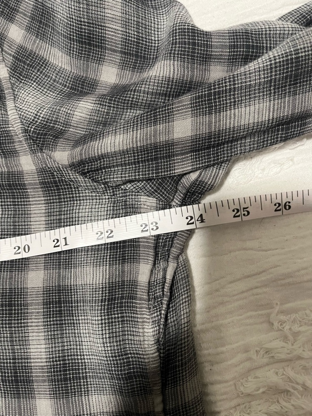 Vince Gray Plaid Long-Sleeve Button-Down Shirt - Picture 6 of 6